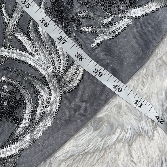 New JS Collections Lyra Sequin Embroidered Silver Flutter Sleeve Midi Dress 0 - Picture 10 of 15
